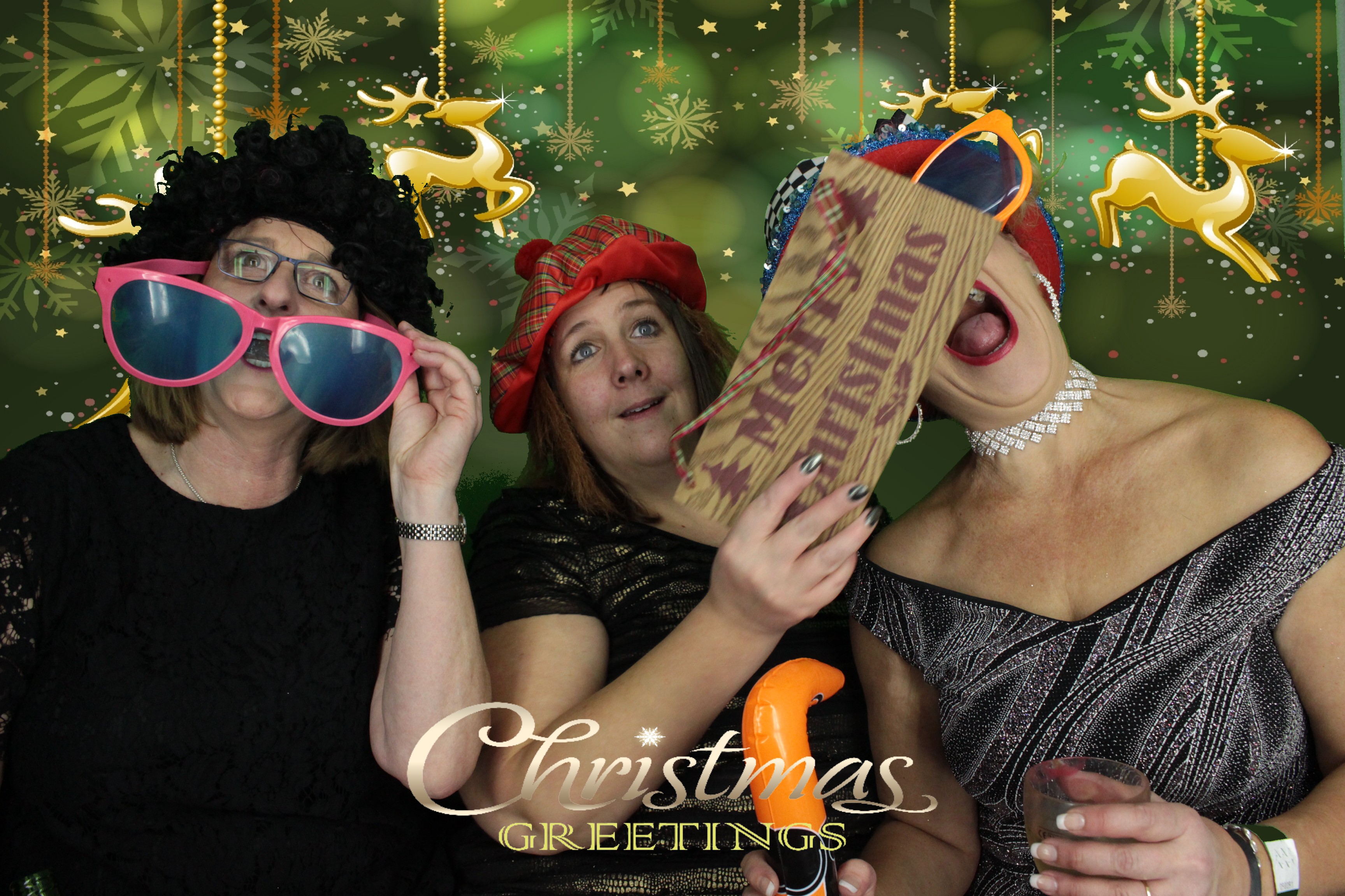 One Line Christmas Party | View more photos from the event at gallery.myphotoboothexperience.co.uk/u/MyPhotoBoothExperienceLtd/One-Line-Christmas-Party